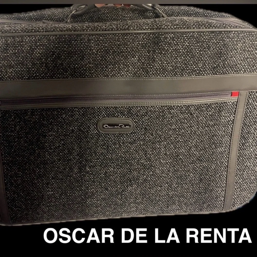 Oscar de la Renta Gray and Black Travel Bag
